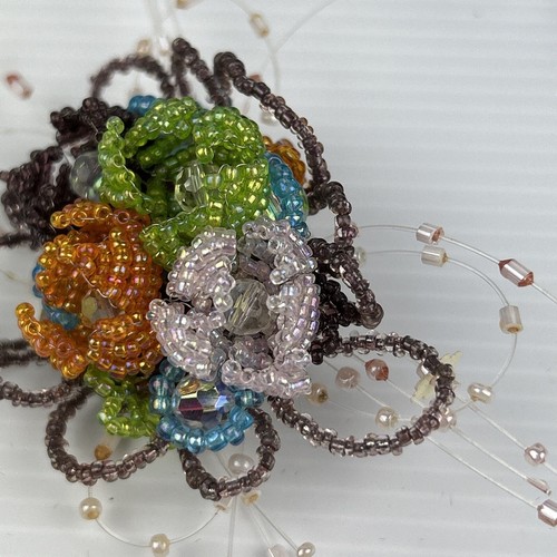 Vintage Glass Seed Lustre Beads Hand Beaded Flowers Wired Cluster Spray Pin - Foto 17 di 22