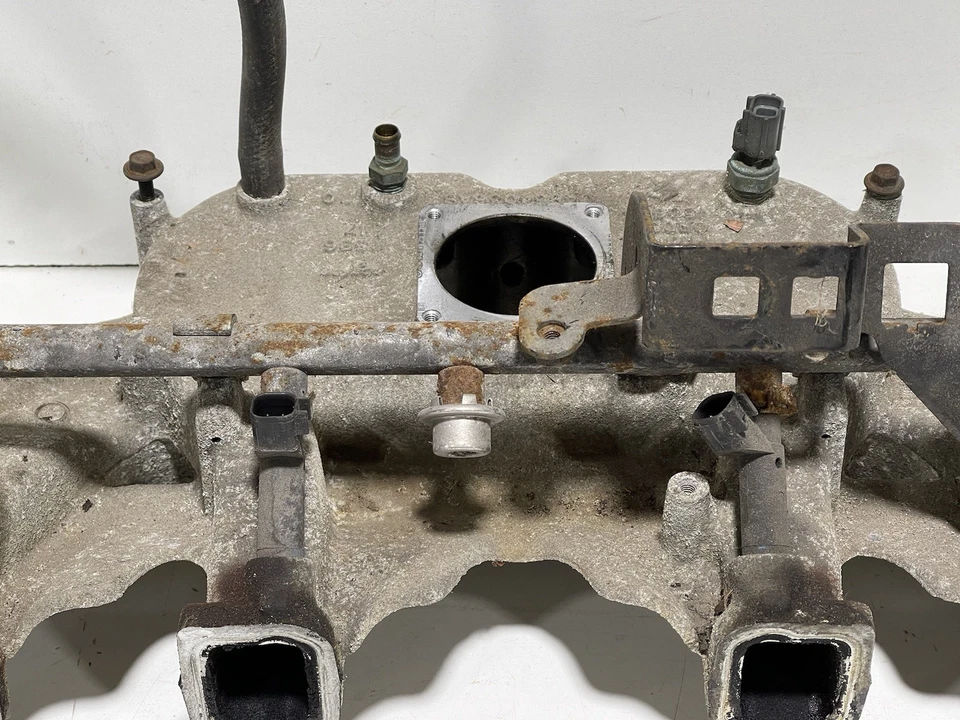 03-04 Jeep TJ Wrangler 4.0 Intake Manifold w/ Fuel Rail & Injectors 04854036AB - Image 3 of 4