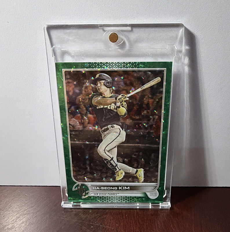 Topps 2022 Series 1 Ha-Seong Kim #188 San Diego Padres Green Foil /499