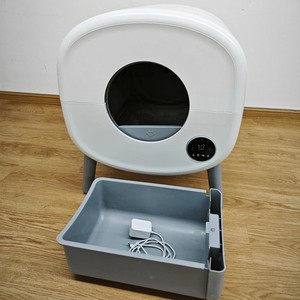 Used 95LAuto Self-Cleaning Cat Litter Box, APP Control, Multi-Cat, Safety Sensor