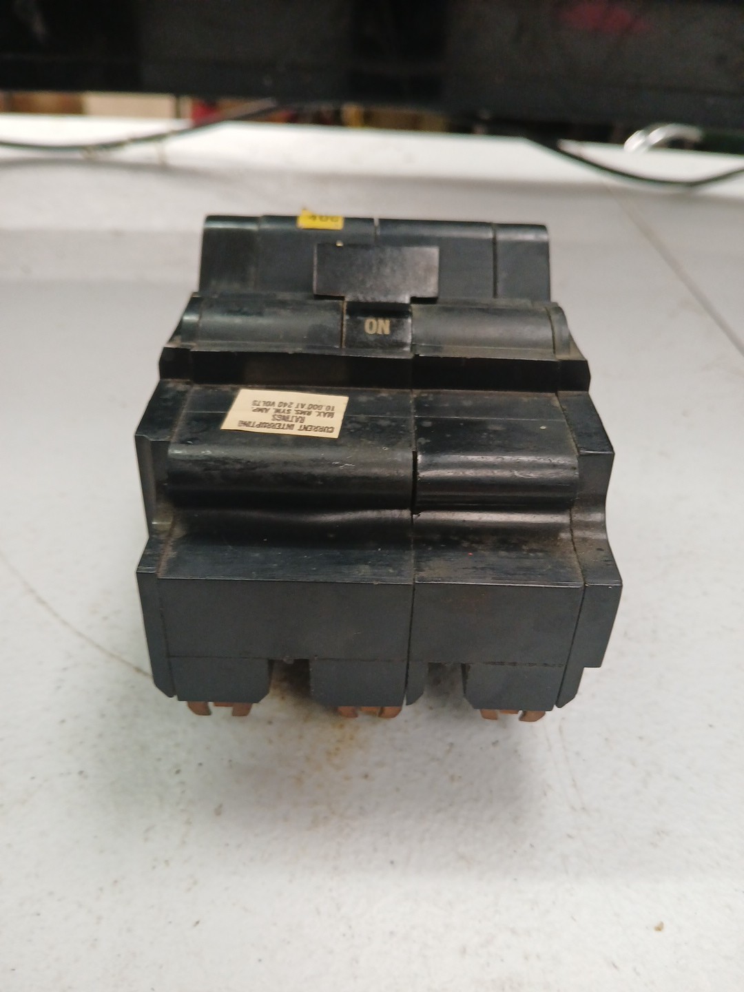 Federal Pacific FPE Stab Lok NA3100 - 100A 240V 3-Pole Circuit Breaker - ECS