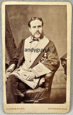 CDV FREIMAURER MANN IN INSIGNIEN MEDAILLE VON PRIESTLEY HUDDERSFIELD ANTIKES FOTO