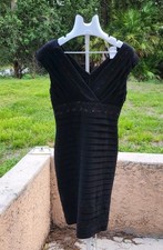 Adrianna Papell Black V-neck Form Fitting Evening Party Cocktail Dress Size 8