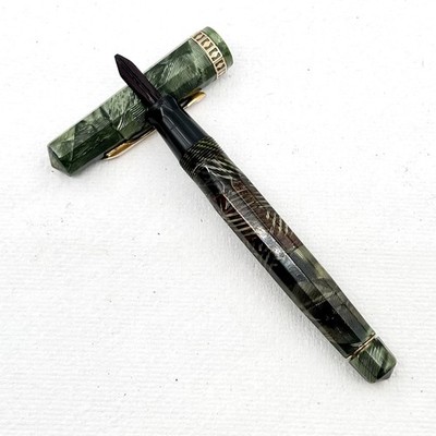 Wahl Eversharp Doric Green Shell Celluloid Fountain Pen w/o Nib - Sold as is!
