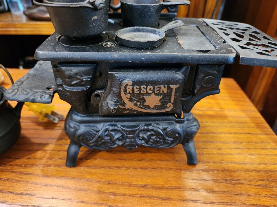 Vintage Crescent Miniature Salesman Sample Cast Iron Stove With