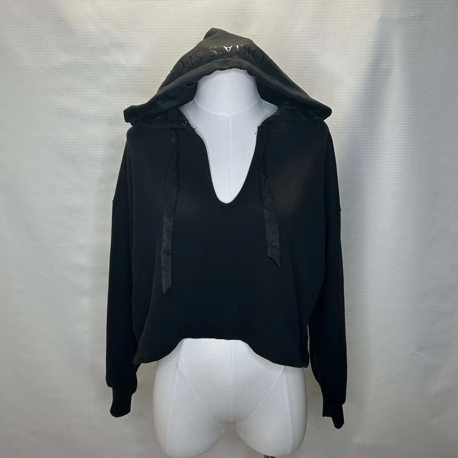 UNDERCOVER Felpa con cappuccio Victoria Secret oversize cropped nera pile raso seta logo taglia XS
