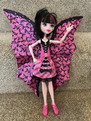 Monster High Puppe Mattel 2015 Draculaura Ghoul To Bat Opening Wings