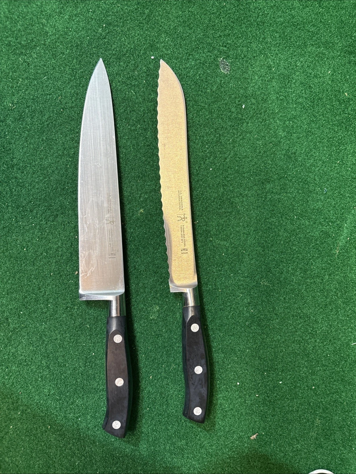 J.A. Henckels International Serrated 8" Bread and 8” Chef Knives Spain Set
Opens in a new window or