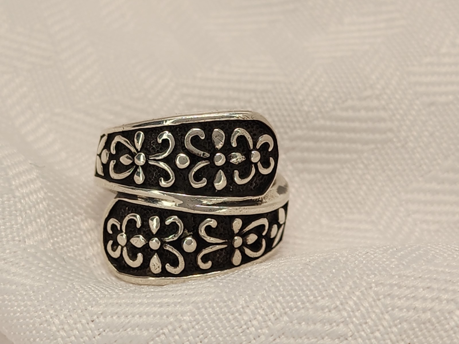 Sterling Silver Scrollwork  Ring Size 6.5 - image 1