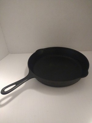 Griswold Slant Logo #8 Cast Iron  Skillet  704 G  Antique Vintage Pan