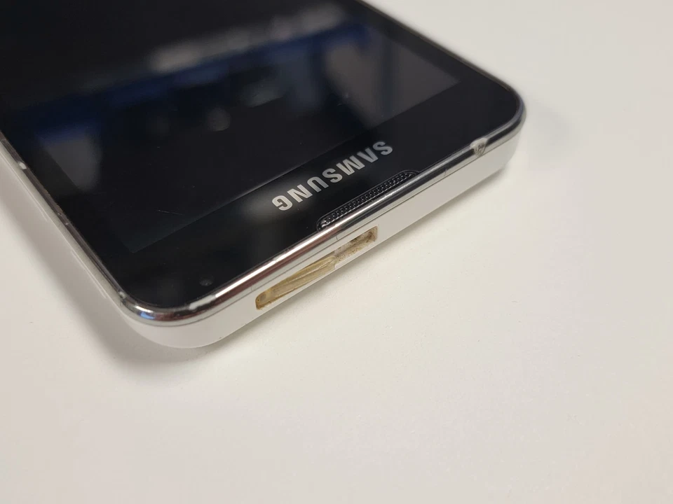 Samsung Galaxy Player S 5.0 (YP-G70) 8 GB - Blanco - Reproductor multimedia digital - N644 Foto 4 de 4