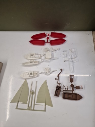 Kibri 8271 X4 Sailing & Motor Boat Self Build Kit 1/87 Scale HO Scale - Picture 6 of 12