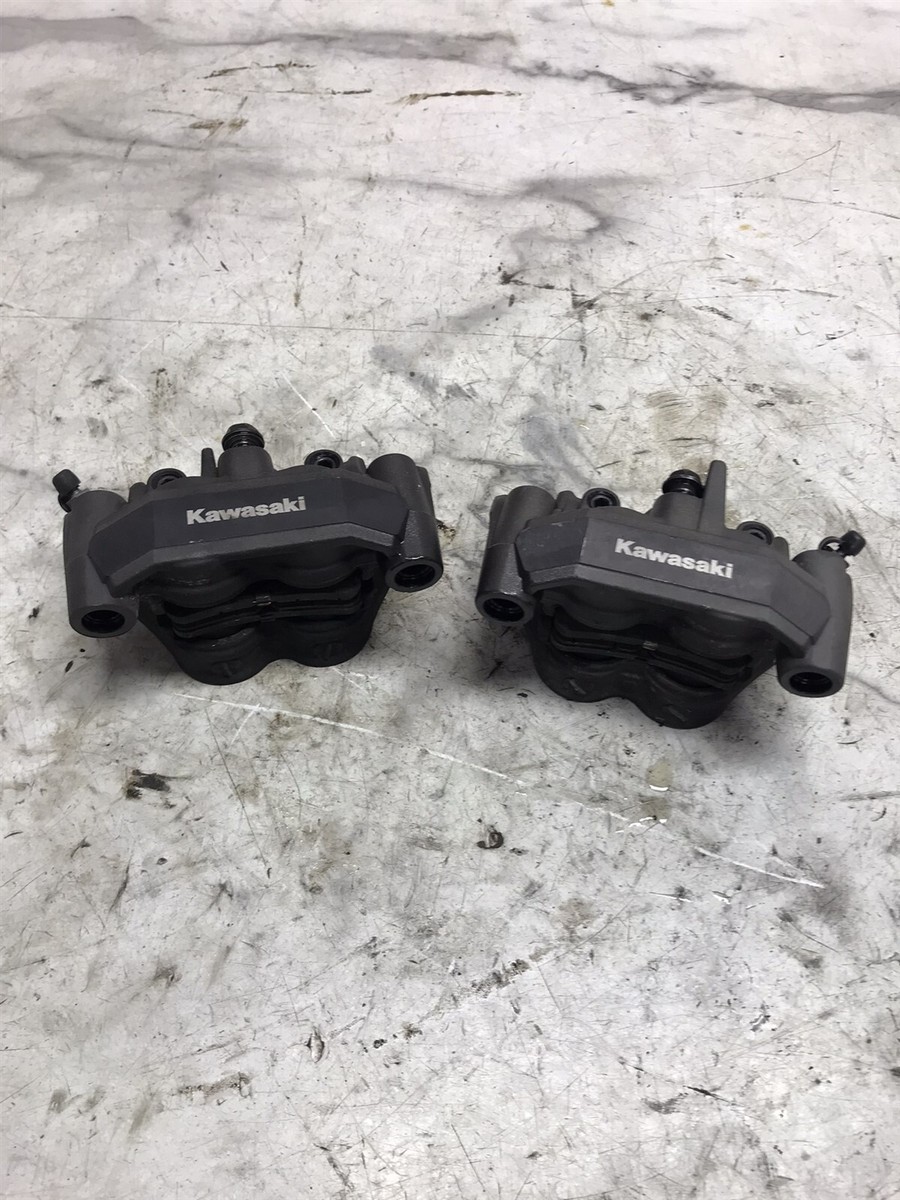 22 Kawasaki ZR Z 900 Z900 ZR900 R RS front brake calipers right