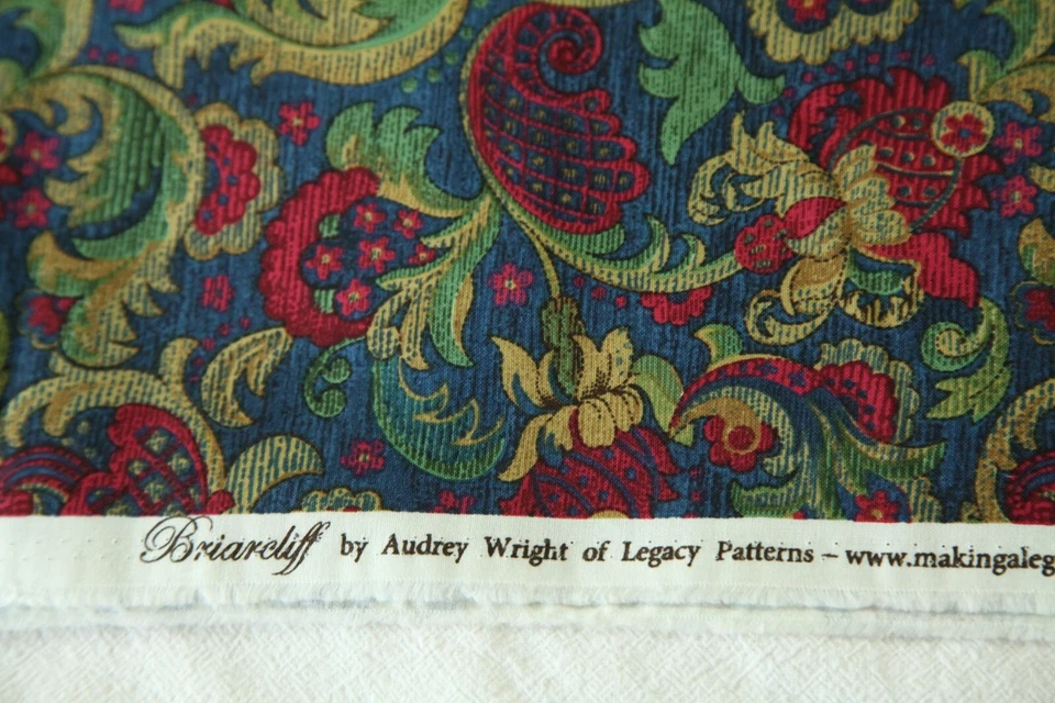 1Y RJR Briarcliff Legacy Quilt Cotton Fabric Blue Gold Scroll Traditional - Image 3 of 4