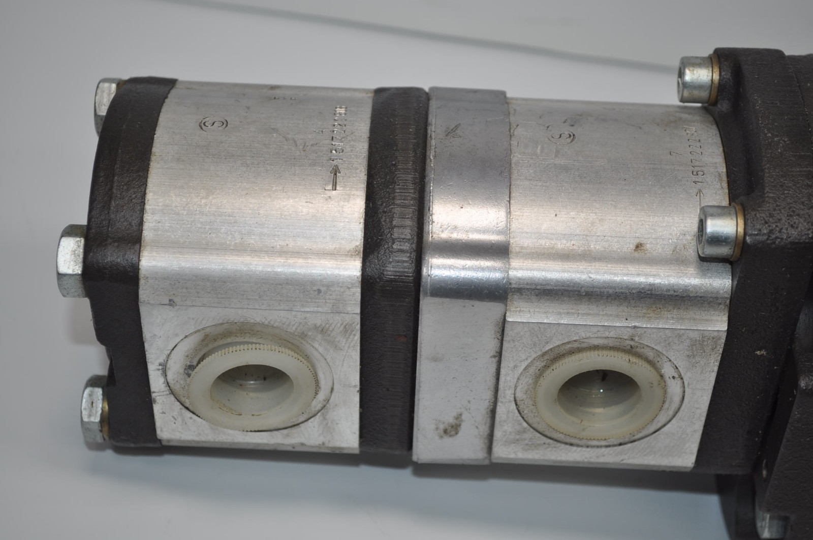 Bosch Rexroth Hydraulic Gear Pump System 1517222806 807 / 1515