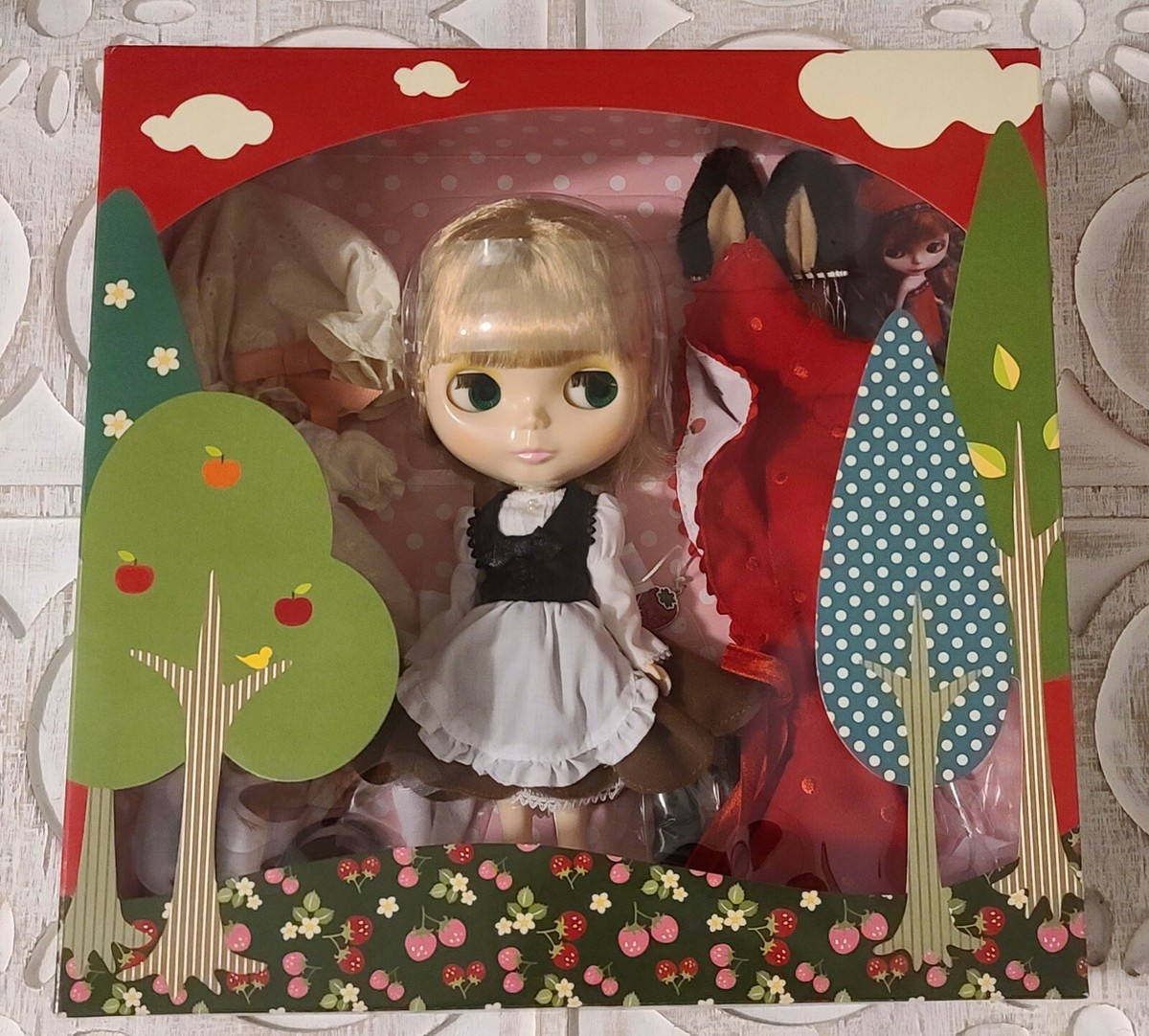 WOW! LIMITED EDITION BLACKBERRY BUSH BLYTHE DOLL * NIB * RED