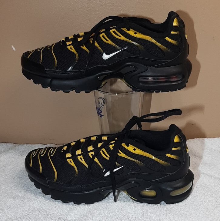 nike air max plus black vivid sulfur