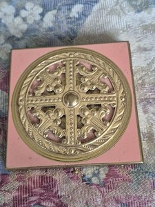 Vtg Dorset Rex Fifth Avenue Powder Compact Square Pink Enamel Gold Medallion MCM