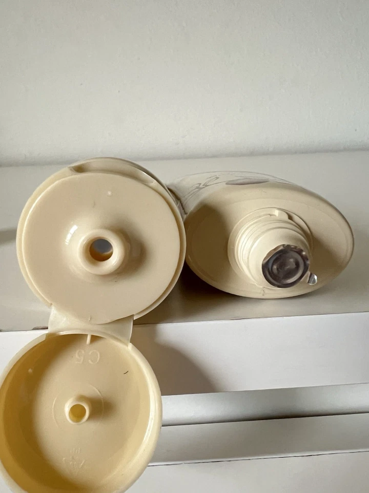 Wei East Chestnut Body Firming Cream & Milky Cleanser Set 4.2oz Each - Image 4 of 4