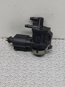 Volkswagen Golf VI 2011 Diesel 77kW Turbolader Druckwandler Magnetventil