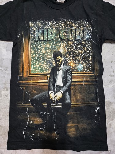 Vintage Kid Cudi 2011 T Shirt Man on the Moon Sz Small All Over Print Rap - 第 4/5 張圖片