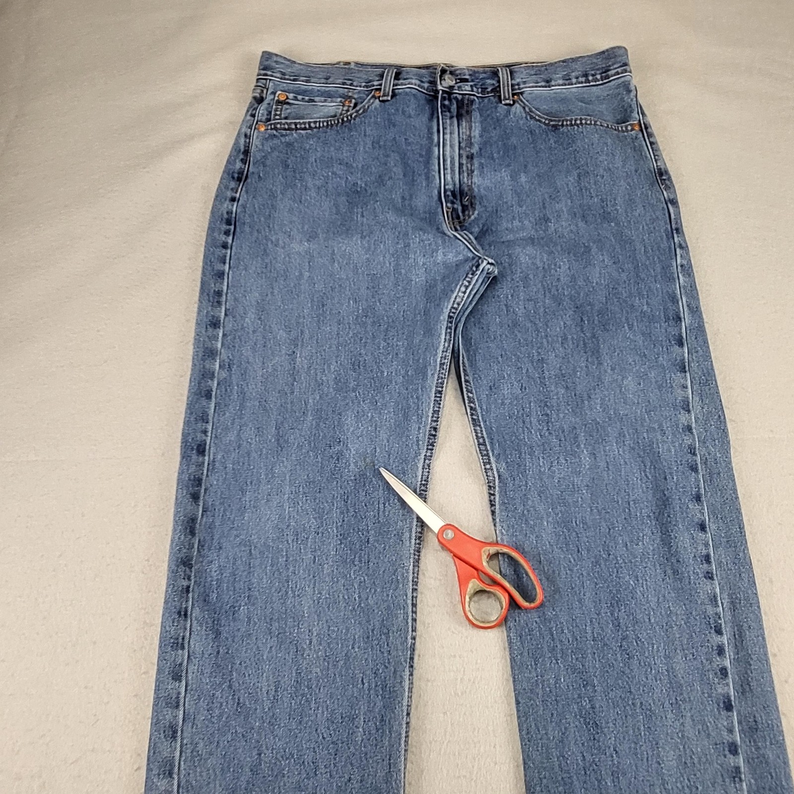 Levis 505 Jeans Mens 38x33 Blue Medium Wash Straight 100% Cotton Tag 38x34 thumbnail 4