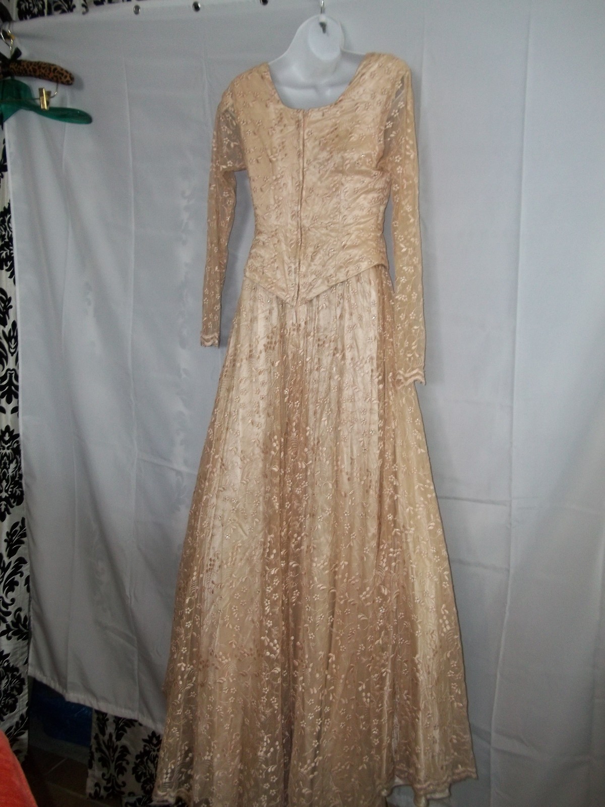 Ladies S Vintage Homemade Wedding Dress Fancy Flo… - image 2