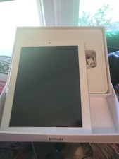 Apple iPad 3 3rd Generation Tablet A1416 32 GB Wi-Fi 9.7in White/Silver
