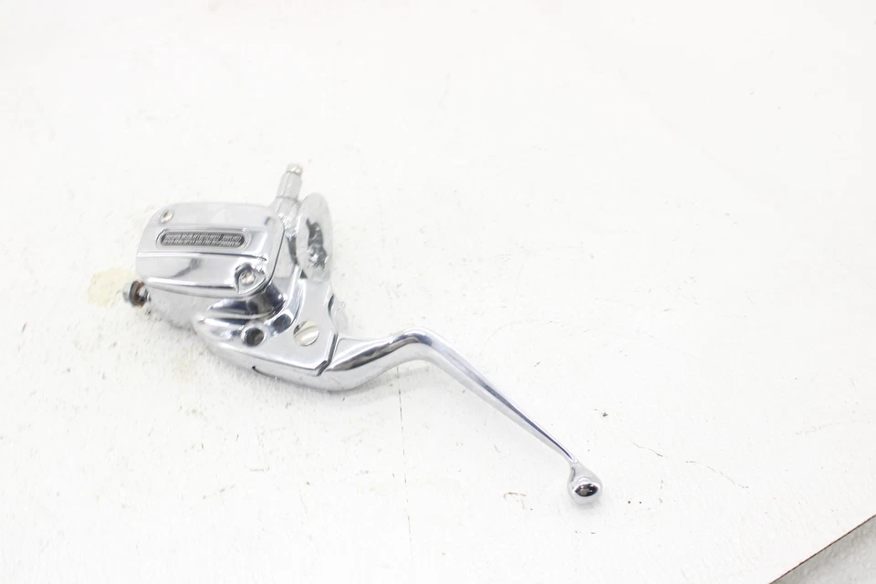 2015-2016 Harley Davidson Touring CVO Clutch Master Cylinder - Image 2 of 4