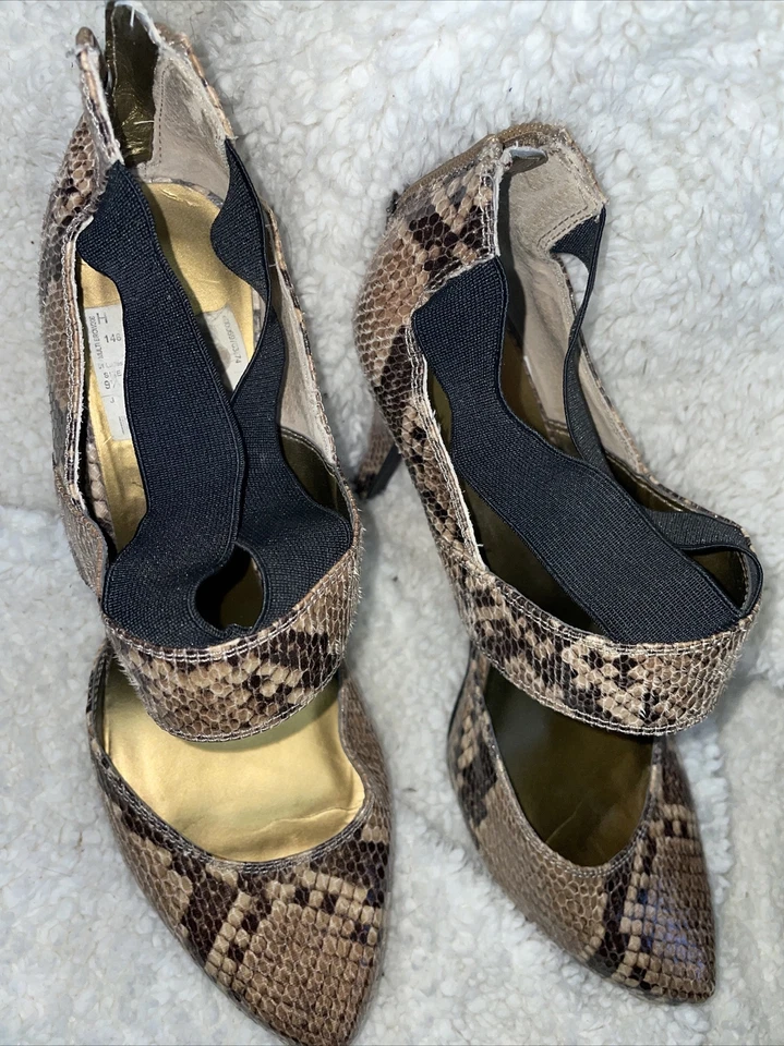 Chinelo Nine West salto alto com zíper nas costas mistura cores biqueira fechada tamanho 9.5 - Imagem 4 de 4