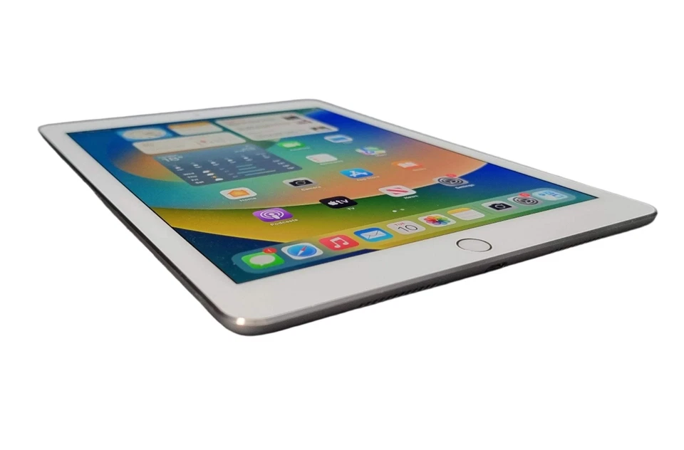 Apple iPad Pro 9.7 (2016) Tablet, 128GB, Wi-Fi, Silver, A1673 - Image 3 of 4