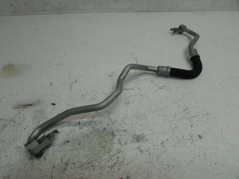2006-2008 BMW 750i 750li Engine Motor Oil Cooler Inlet Pipe Tube Hose 1722753574 - Image 2 of 4