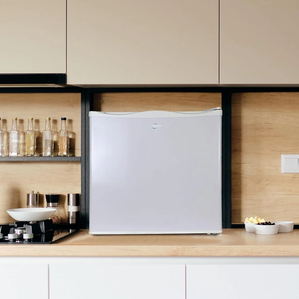 Upright Deep Freezer - 1 Wired Shelf, Garage Ready, Meat Storage, Manual Defrost - Image 2 of 4