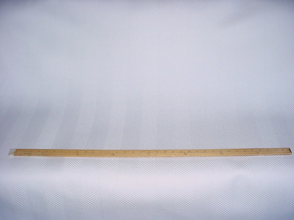 Tela de tapicería para cortinas 4-1/4Y C & C Milano 174367 tejido a escala blanca de peces Foto 4 de 4