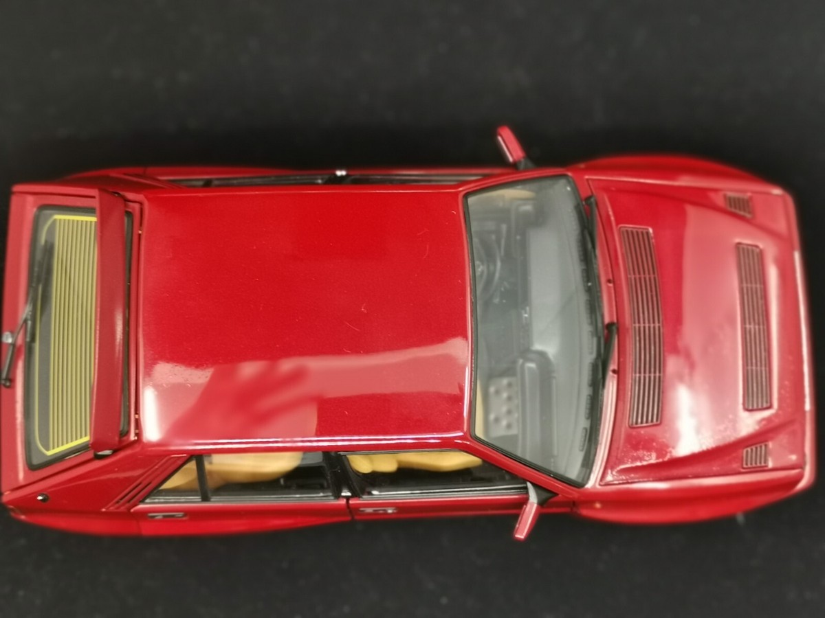 New 1:18 Kyosho Model Car Lancia Delta HF Integrale