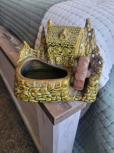 Vintage Shawnee Pottery USA 769 Water Mill Planter no chips or cracks