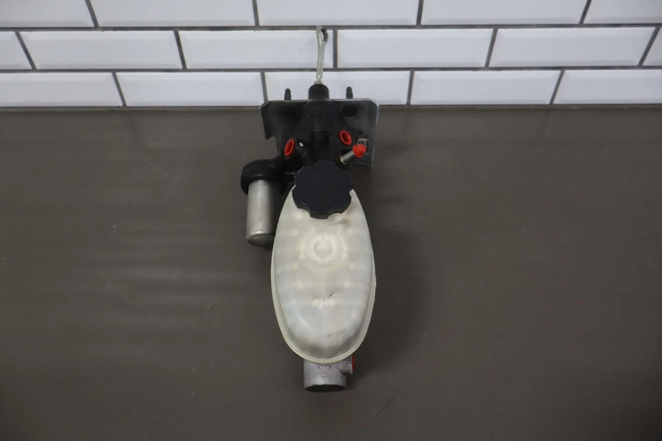 03-07 Chevy Silverado 2500HD OEM Hydrboost Brake Booster con depósito Foto 3 de 4