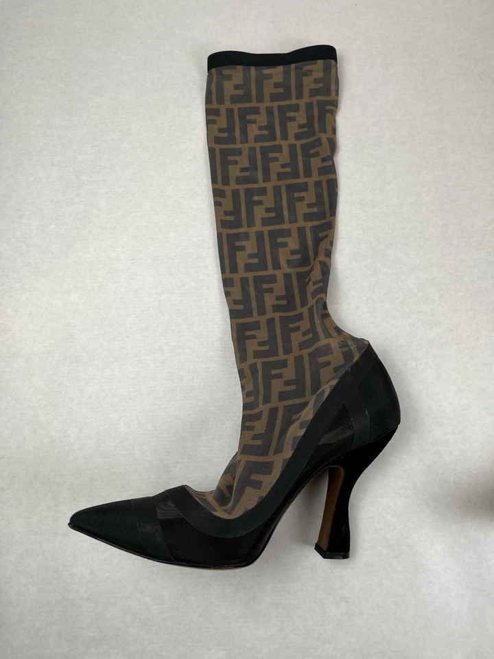 Fendi 黑色/米色 Zucca 网眼布和织物 Colibri 及膝靴 40 码 — 第 3/4 张图片