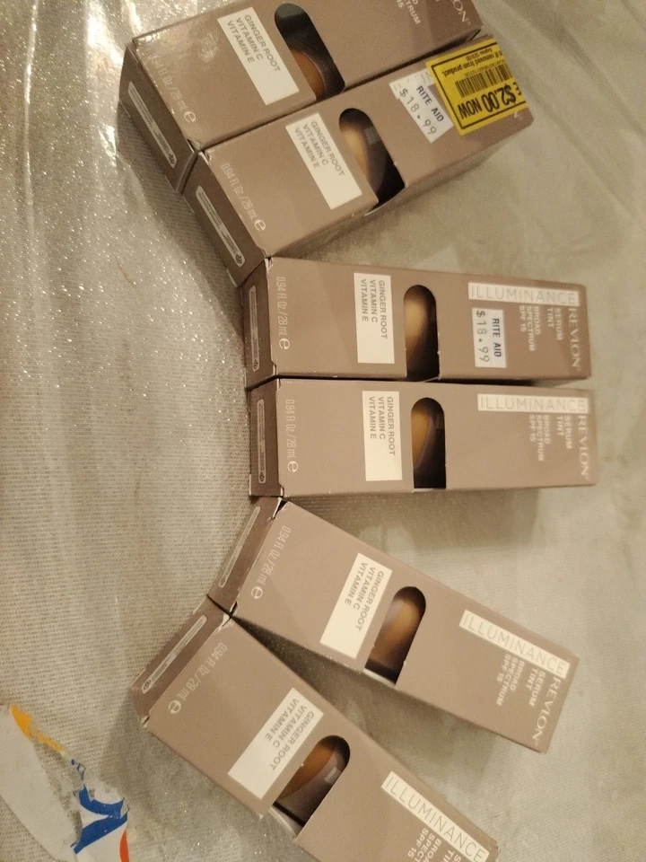 Wholesale L  Revlon Illuminance Serum ginger   vitamin C,,E - Image 3 of 4