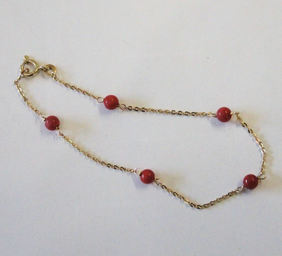 Zartes 333 Gold Armband - 19,4 cm lang - ca. 1 mm dick  mit 5 Korallen 4,5 mm Ø