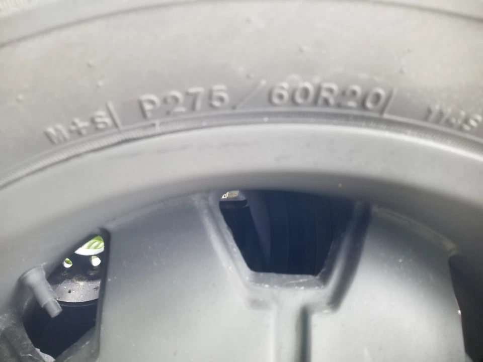 juego llantas y neumáticos Foto 4 de 4