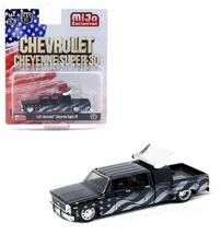 M2 Machines 1:64 1973 Chevrolet Cheyenne Super 30 Stars & Stripes 39000-MJS07-6B
