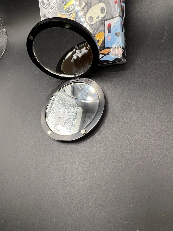 Tokidoki X 丝芙兰 24 克拉版小巧镜面限量版 — 第 4/4 张图片