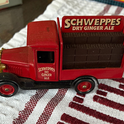 Schweppes Dry Ginger Ale 1:76 1934 Chevrolet Truck Diecast Werbung rot
