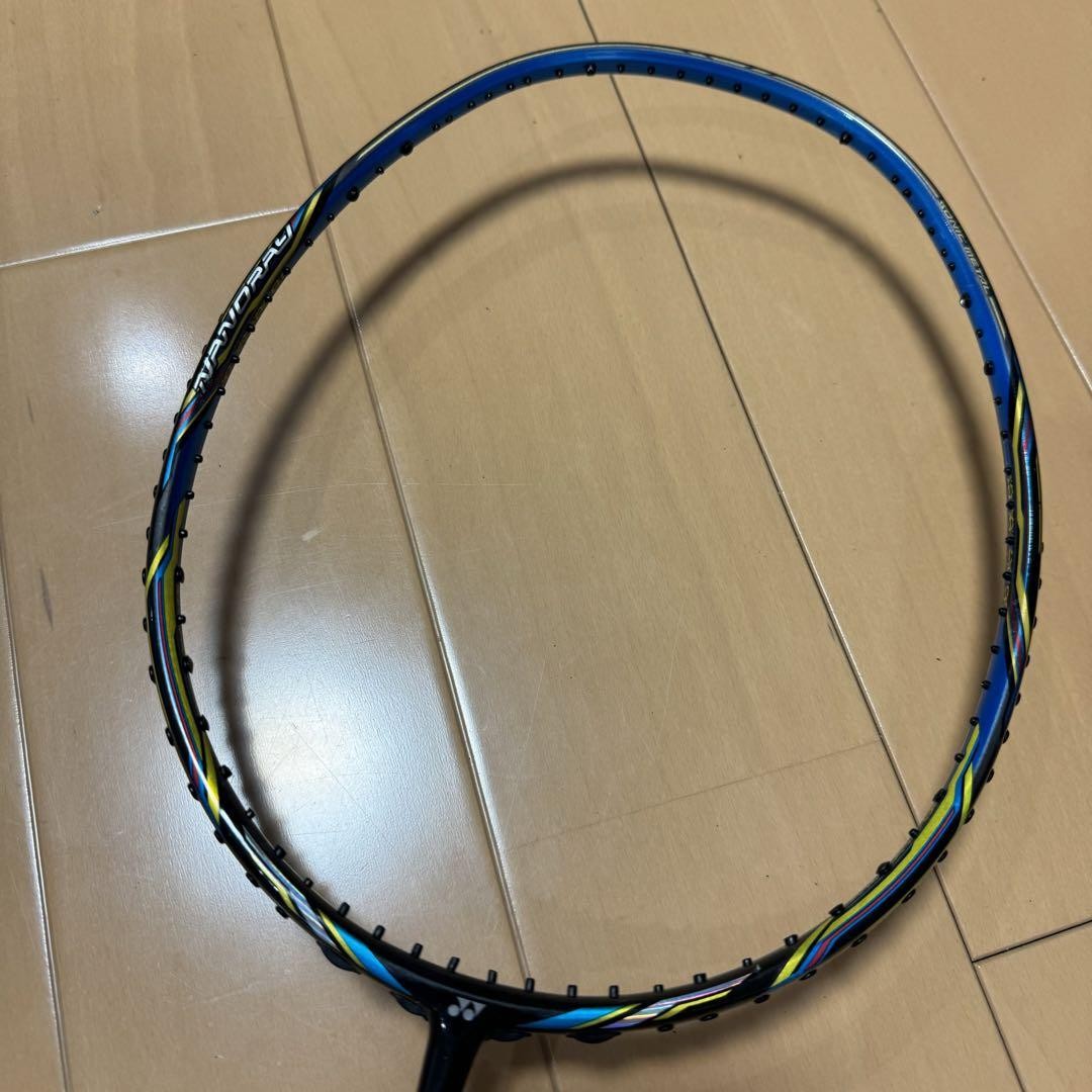 YONEX ヨネックス ナノレイ NANORAY 800 3UG5 NANORAY 800の新デザイン、美しさと強さを秘めたポインセチア