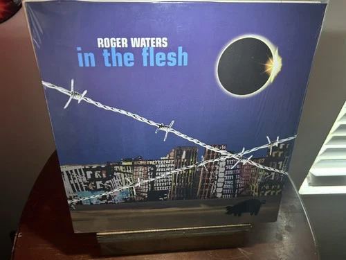 RODGER WATERS LIVE ( 3 Lp Vinyl) In The Flesh ( With poster )