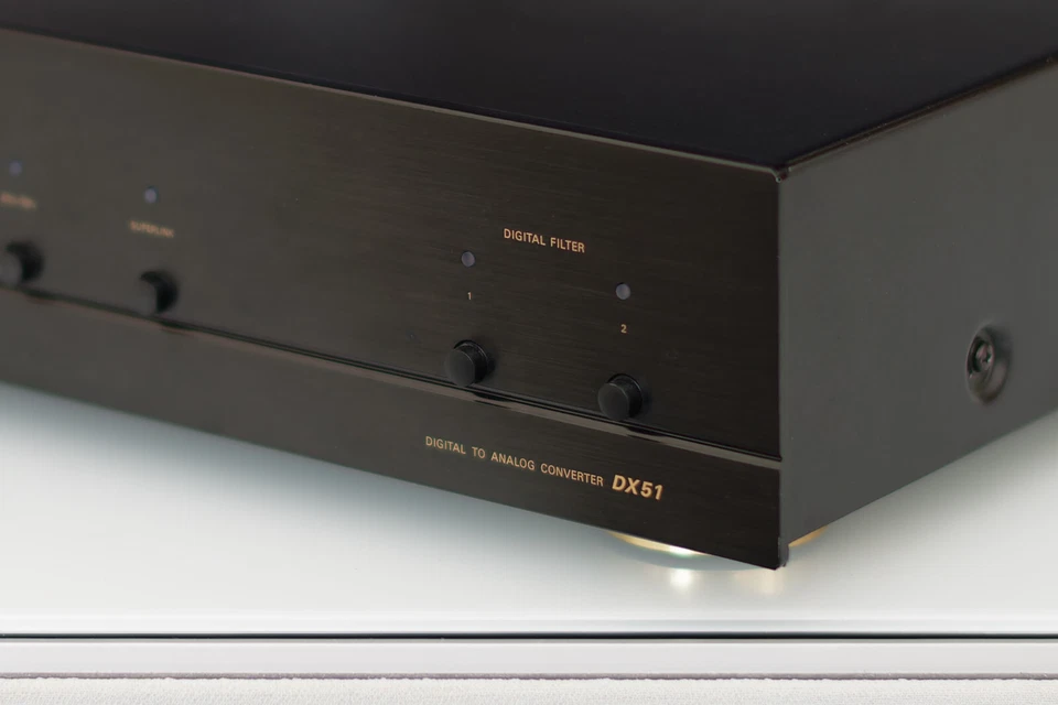 C.E.C. DX51 mk1 4 x PCM1702 - SM5843AS1 - CS8412-CS DAC Converter - Image 2 of 4