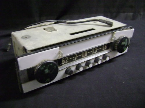 Rare Vintage Car Radio From The 50S - 第 11/11 張圖片