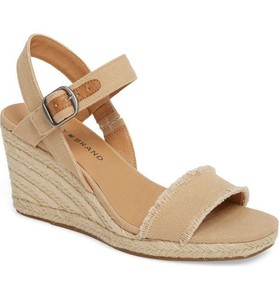lucky wedge sandals