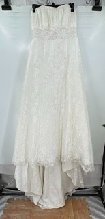 David's Bridal Ivory A Line Sleeveless Wedding Dress Size 16
